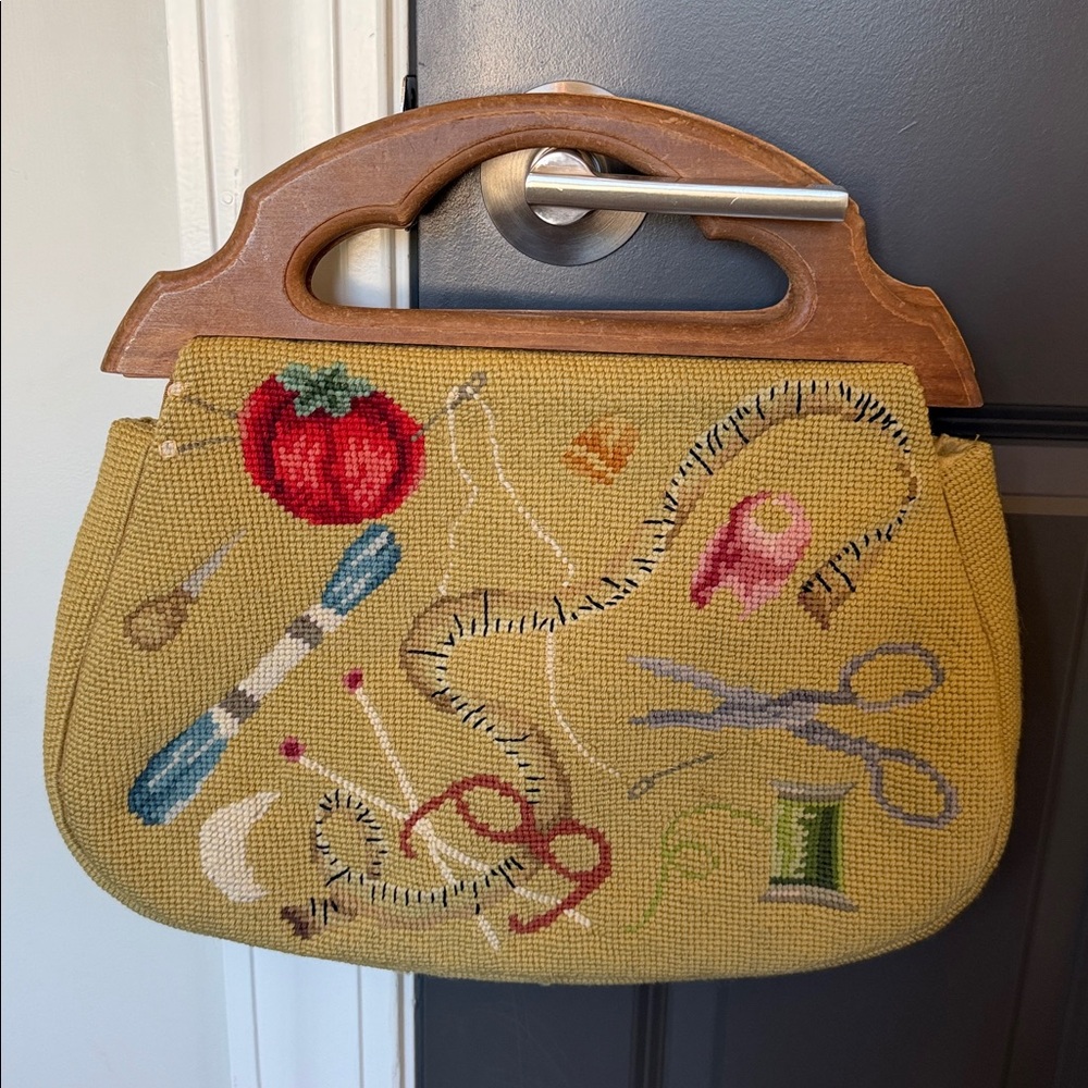 Unique Vintage 1950’s/60’s Needlepoint handbag